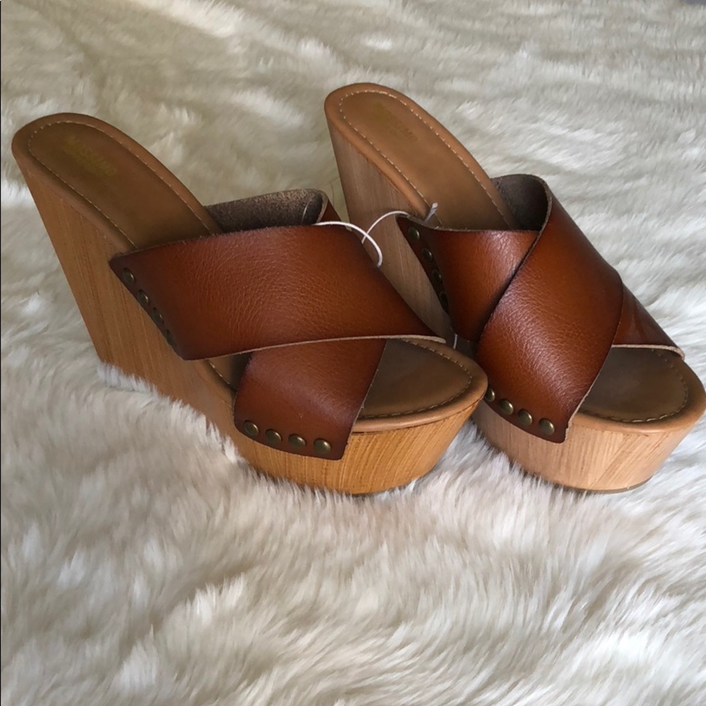NWT Mossimo Wedge Heels